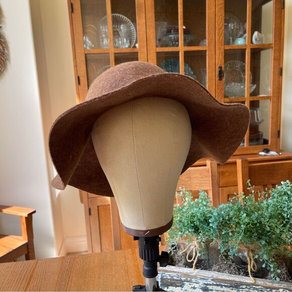 London in Brown Wool felted brown wide brim hat with leather trim  7.5” across inside